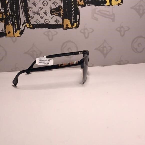 New Authentic Burberry BE4317 8351 Sunglasses - Picture 2 of 14